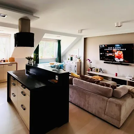 View Luxury Apartment *